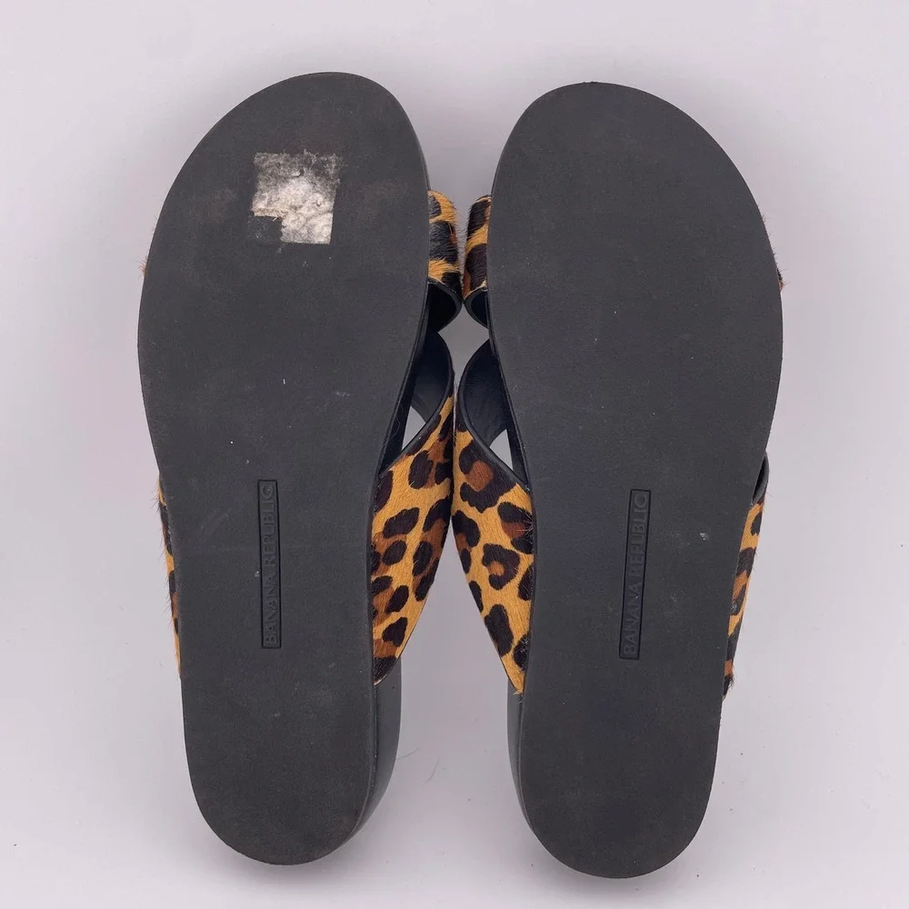 Banana Republic Leopard Calf Hair Crisscross Slide Sandals Womens 6 Animal Print